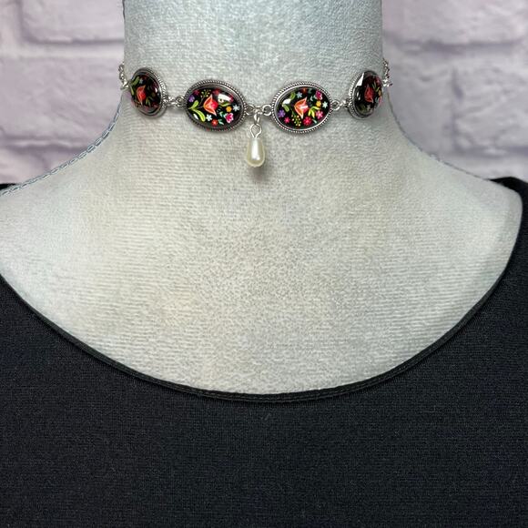Handmade Floral and Pearl Choker Necklace - Picture 1 of 6